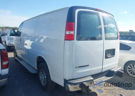 2018 Chevrolet Express 2500 Work Van from USA, damaged, VIN 1GCWGAFG0J1904247